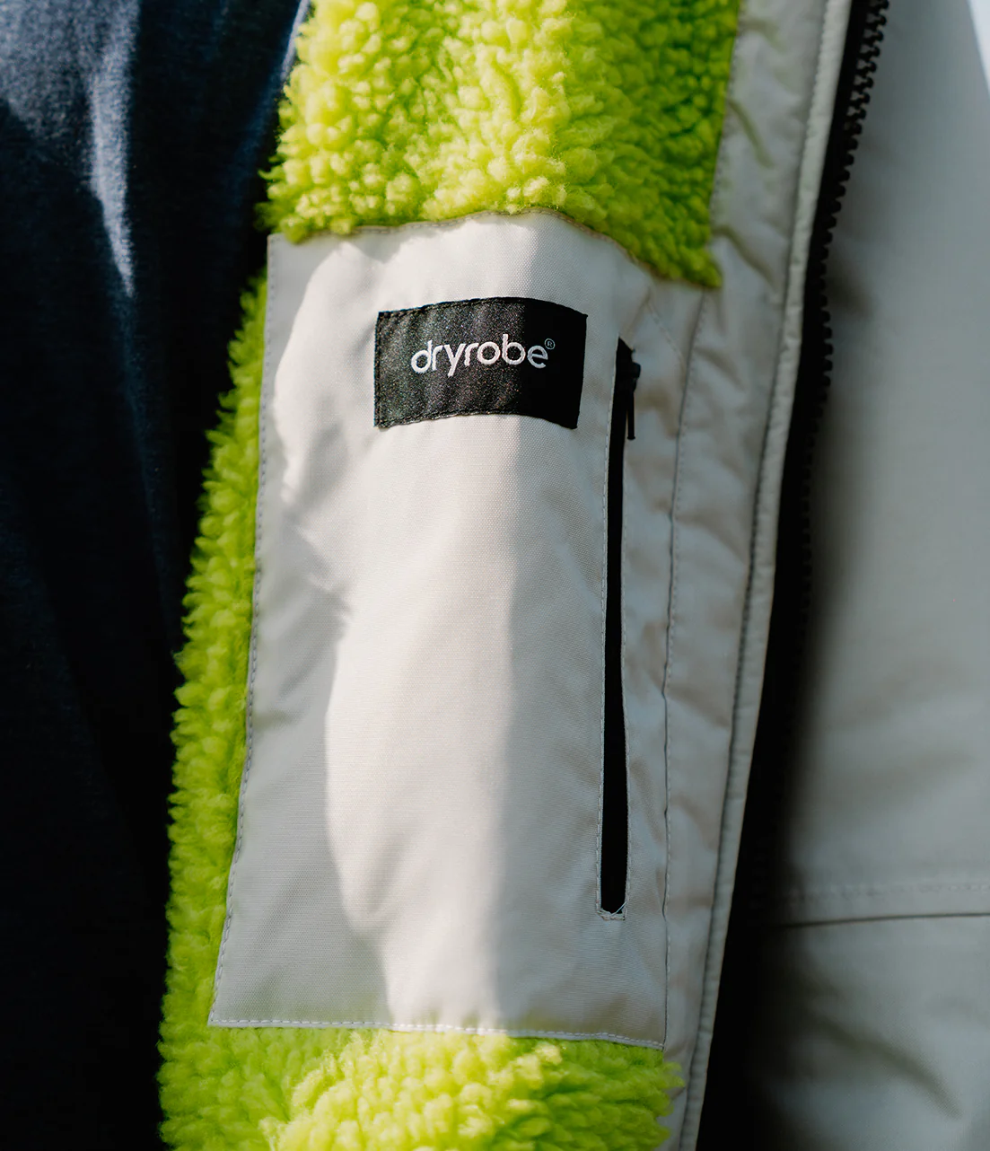 Anthracite Lime Advance Adults Changing Robe - Image 3
