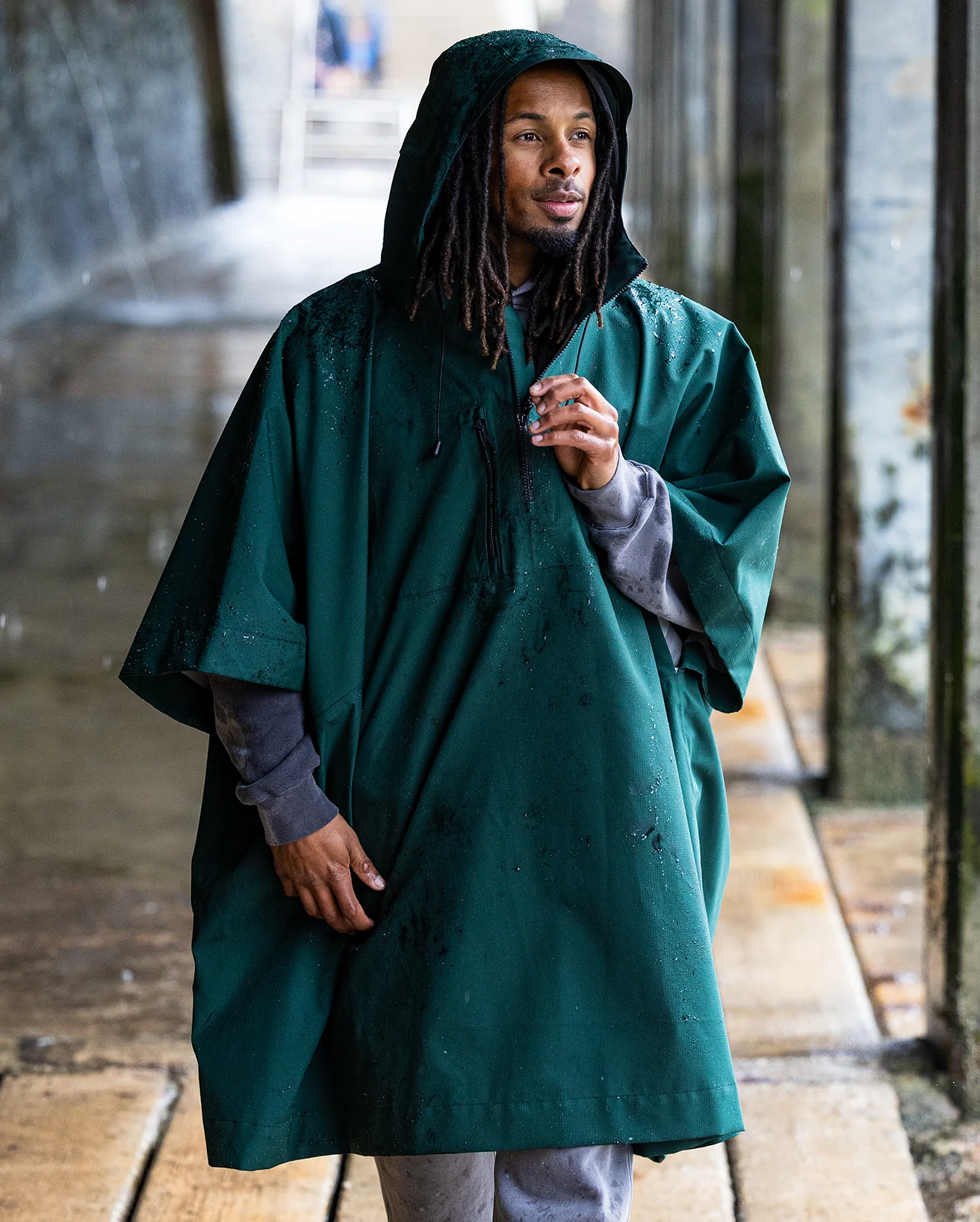 Dark Green One Size Rainproof Poncho - Image 10
