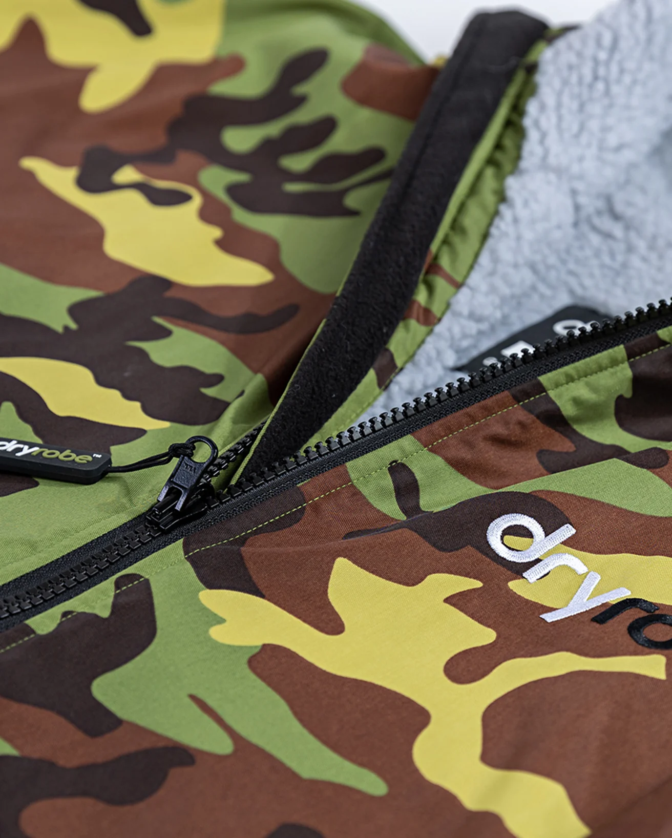 Camo Grey Advance Changing Robe - Image 9