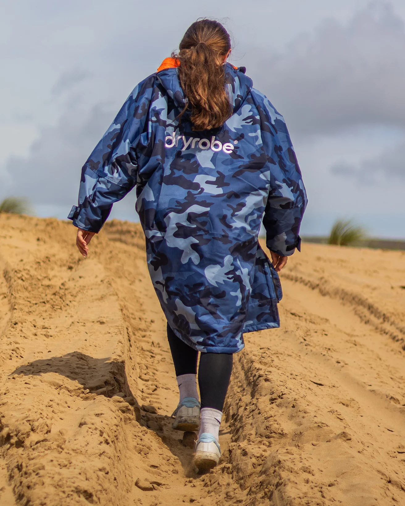 Blue Camo Orange Kids Advance Changing Robe - Image 4