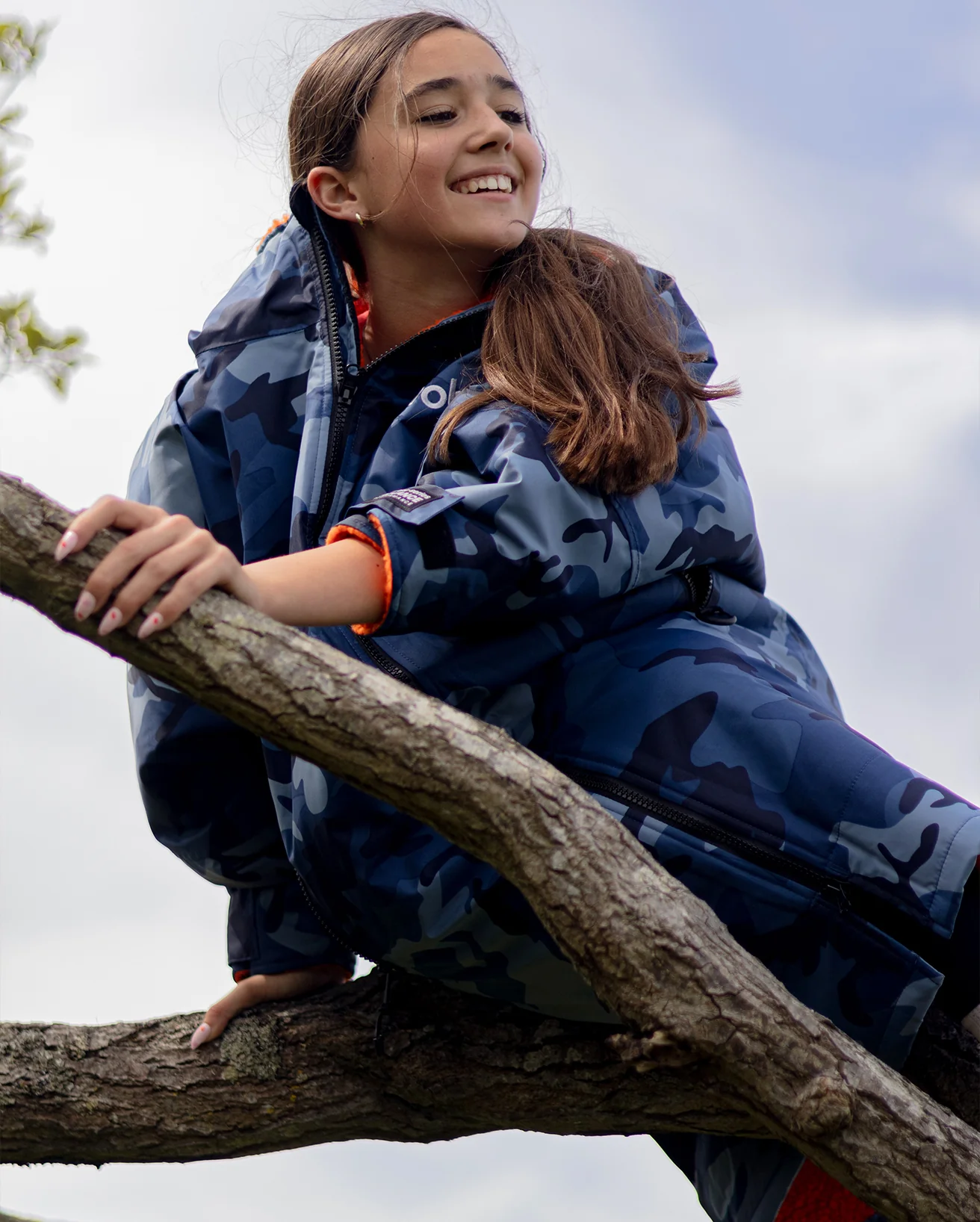 Blue Camo Orange Kids Advance Changing Robe - Image 6