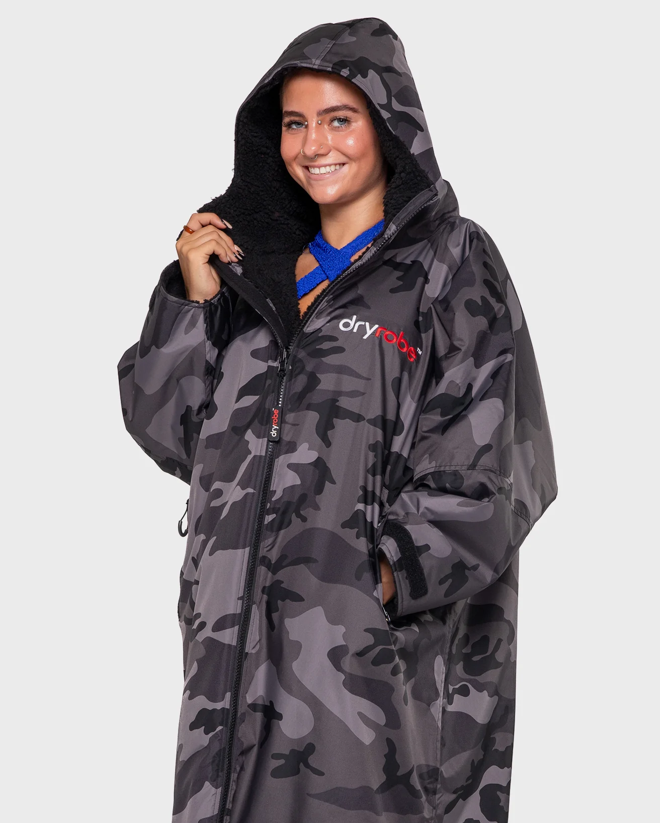 Black Camo Advance Changing Robe - Image 11
