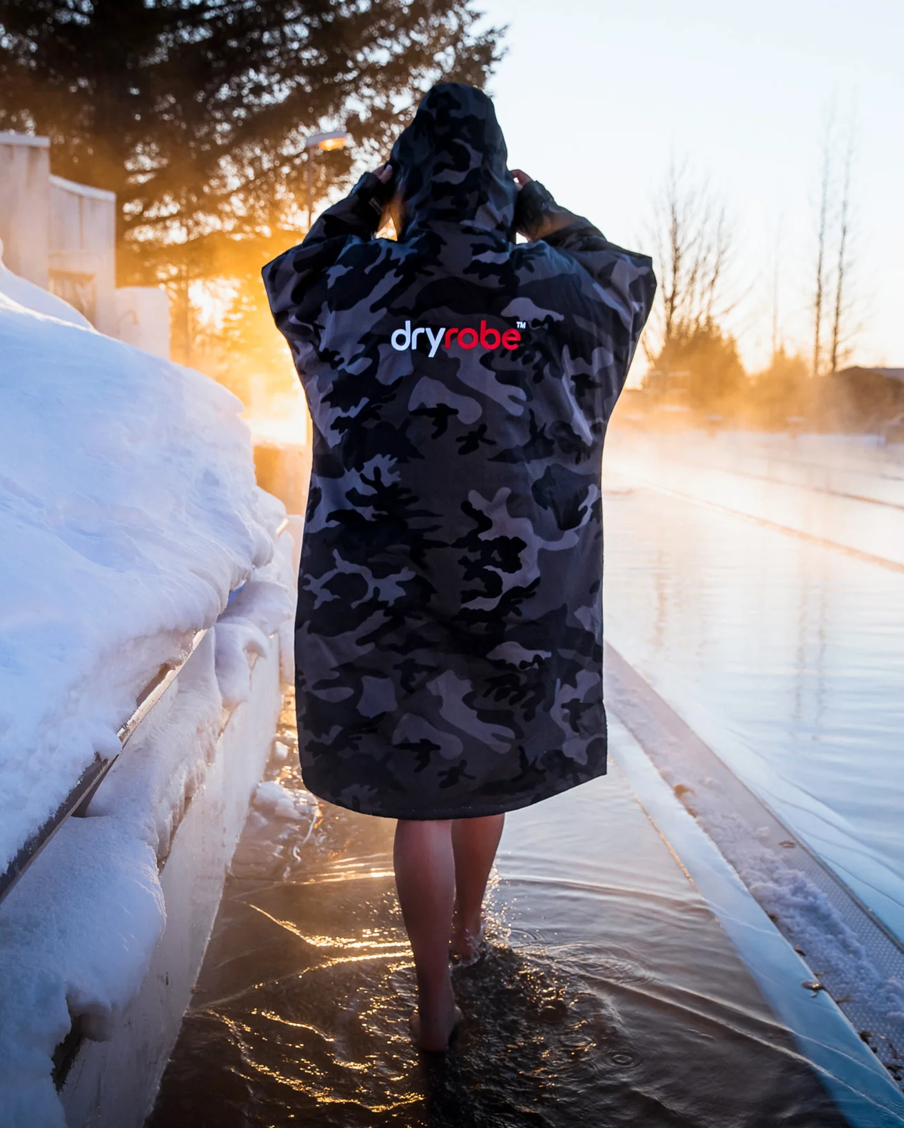 Black Camo Advance Changing Robe - Image 12