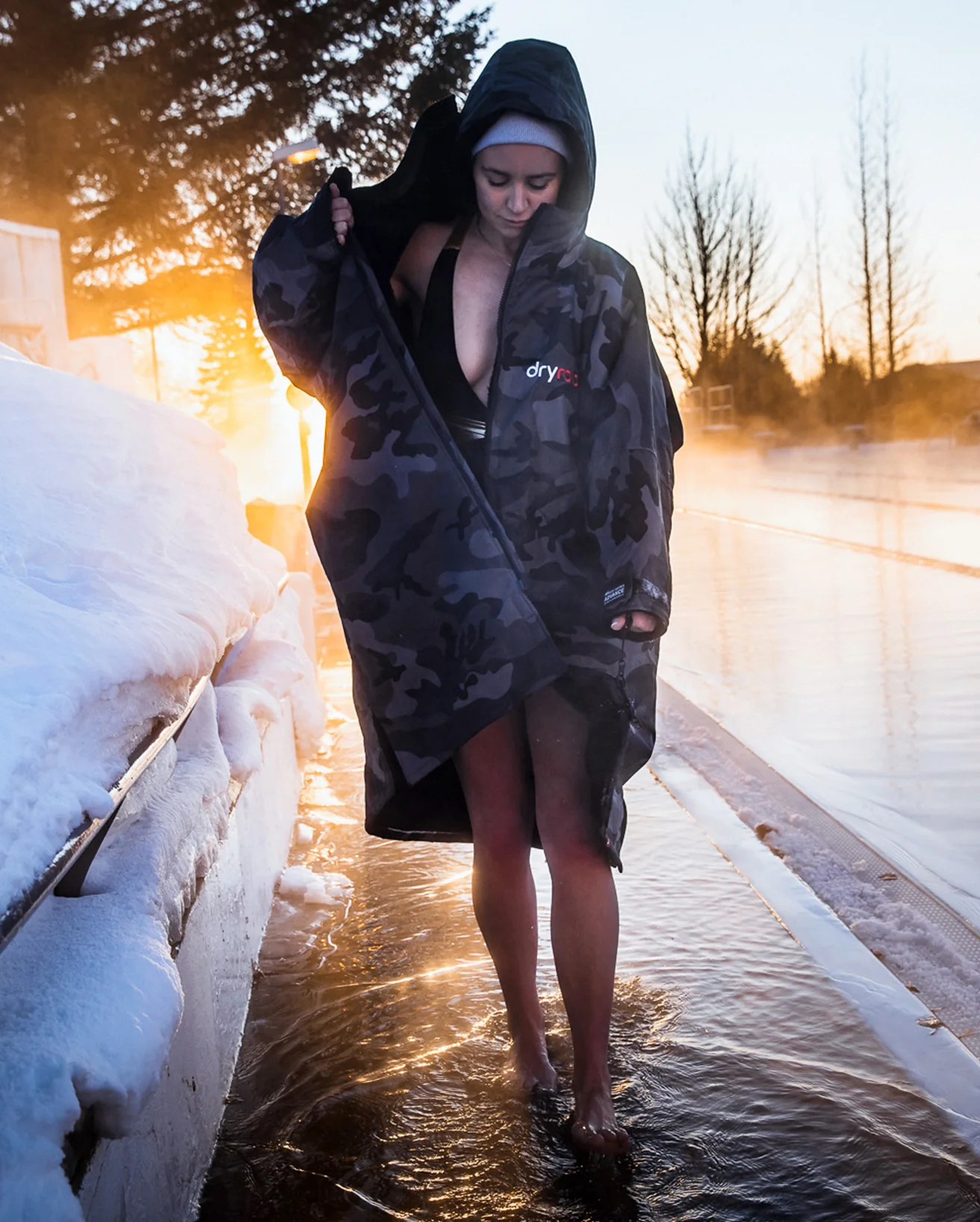 Black Camo Advance Changing Robe - Image 13