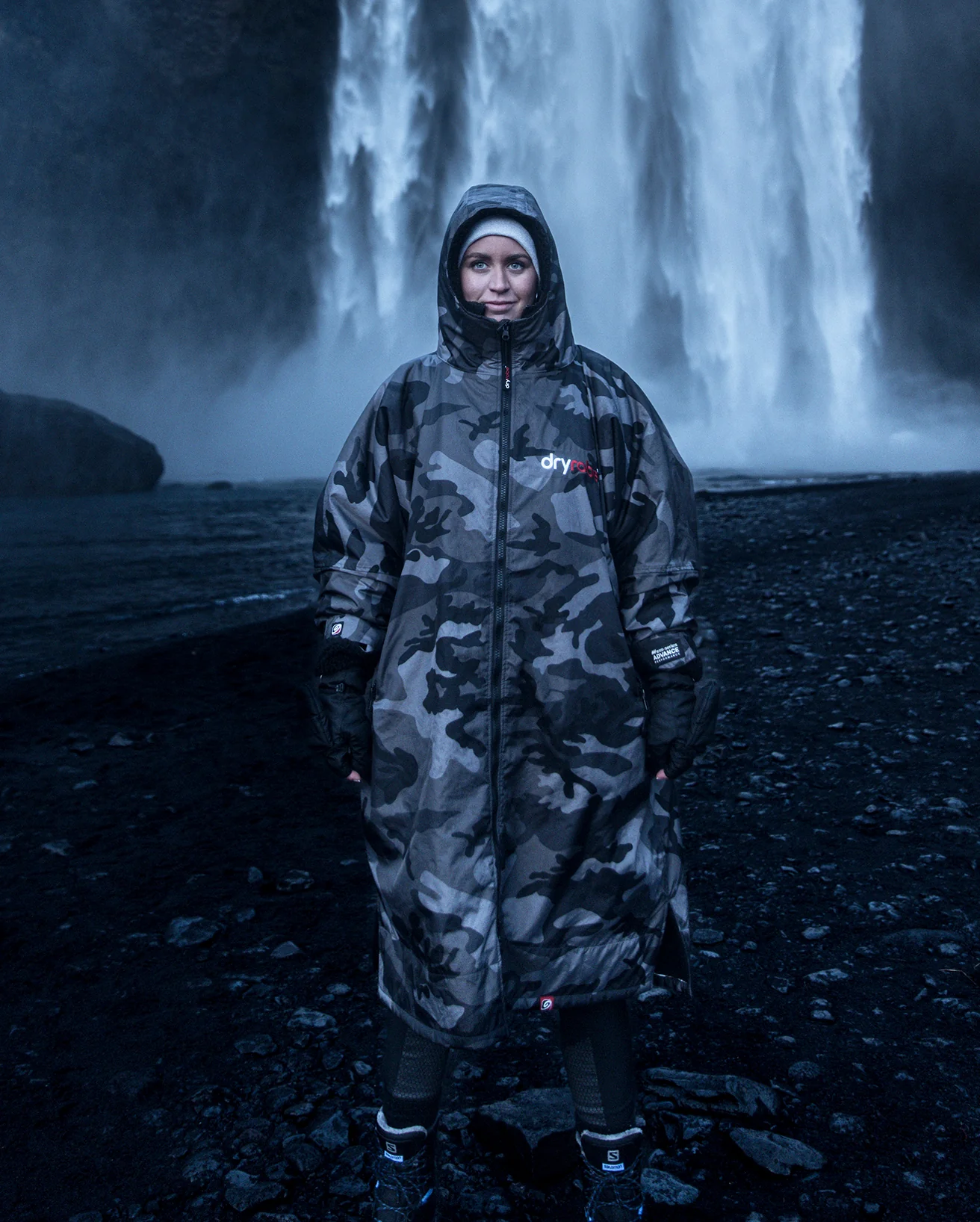 Black Camo Advance Changing Robe - Image 15