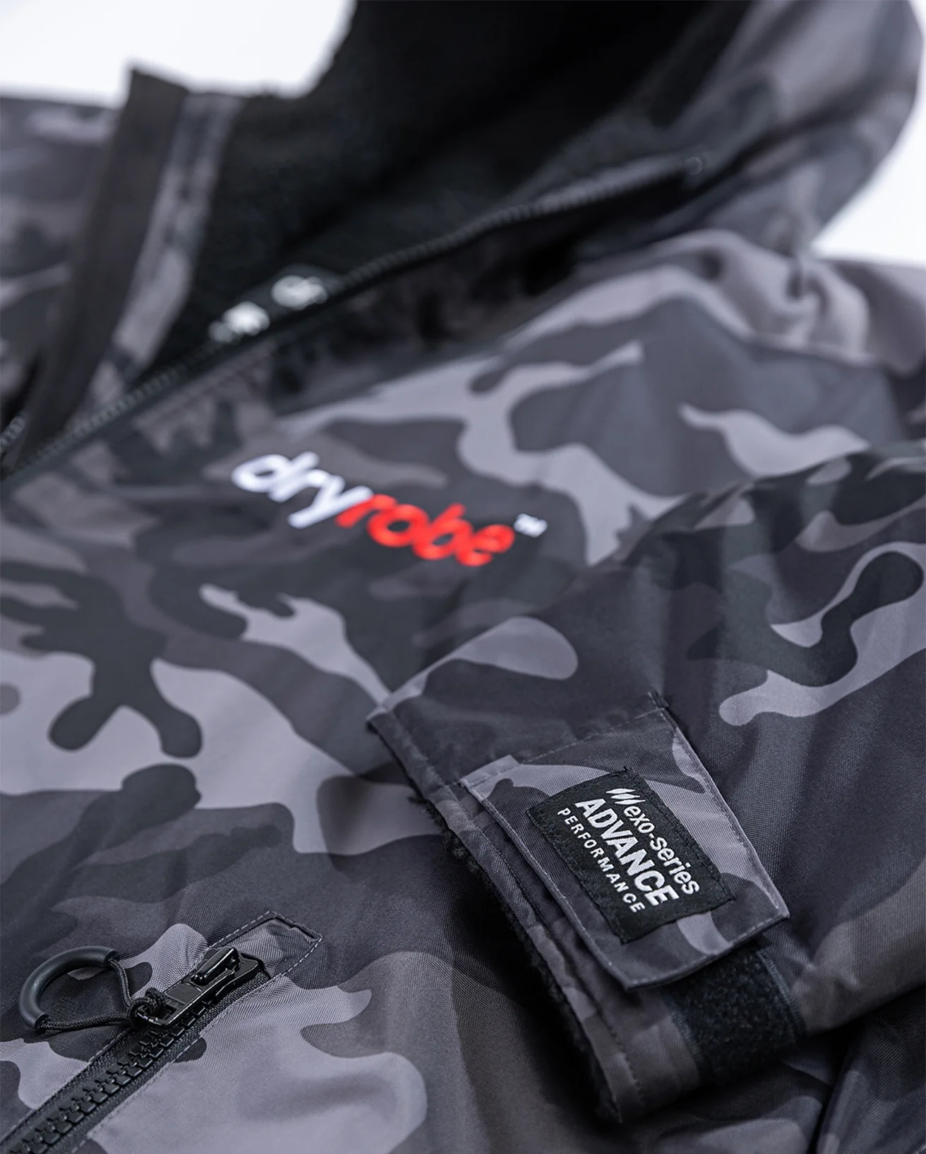Black Camo Advance Changing Robe - Image 18