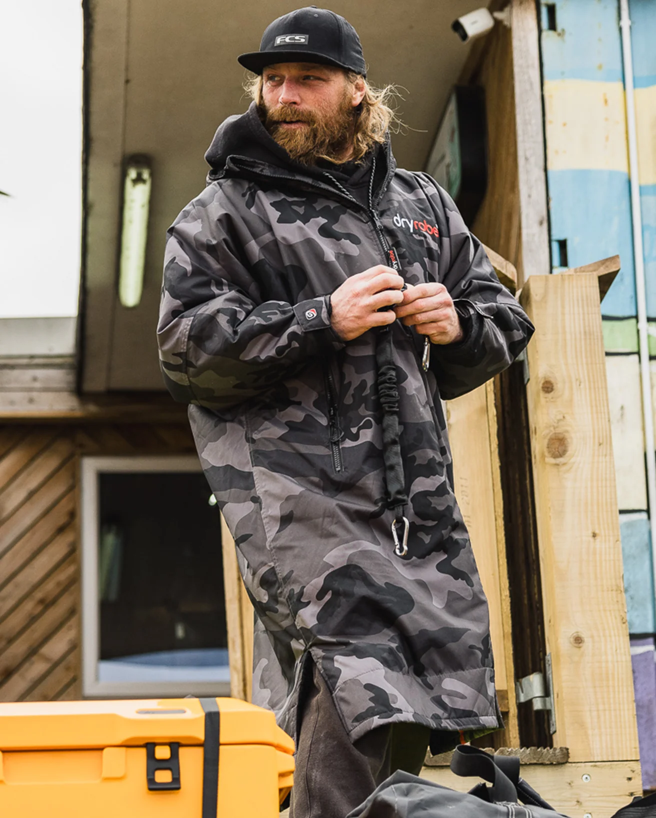 Black Camo Advance Changing Robe - Image 8