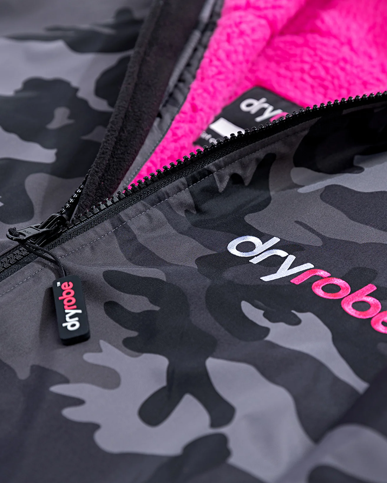Black Camo Pink Advance Changing Robe - Image 15