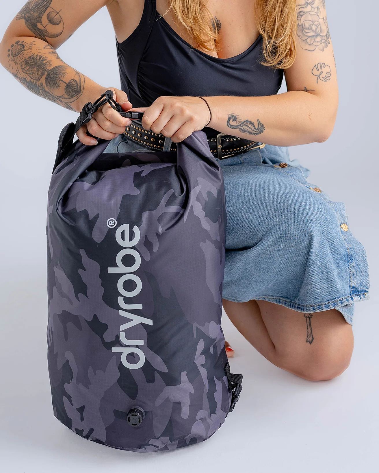 Black Camo Compression Travel Bag - Image 4