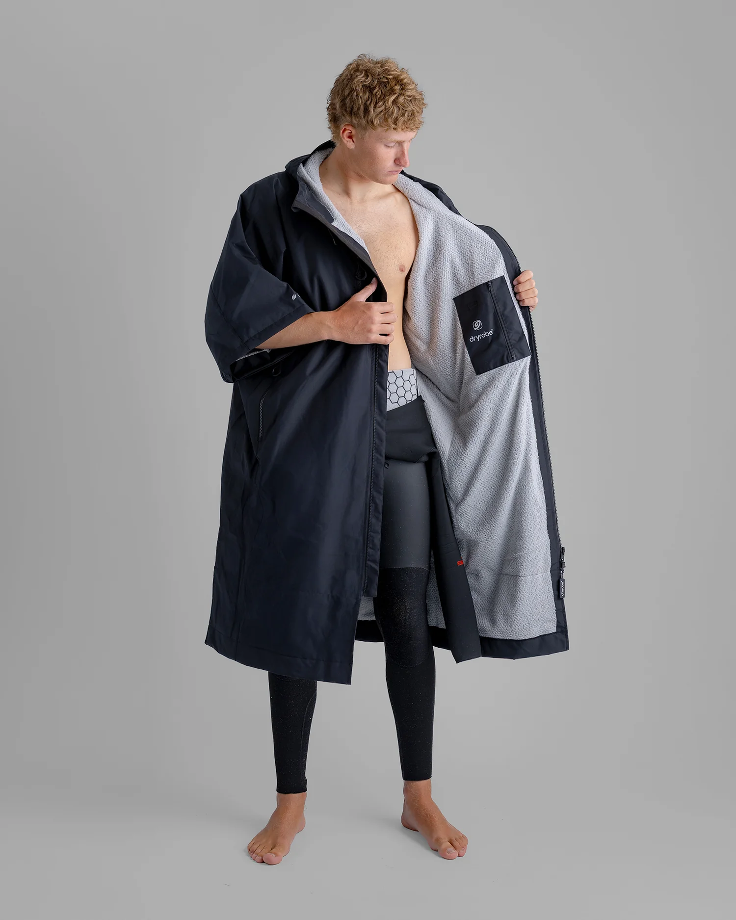 Black Tech-Lite Changing Robe - Image 4