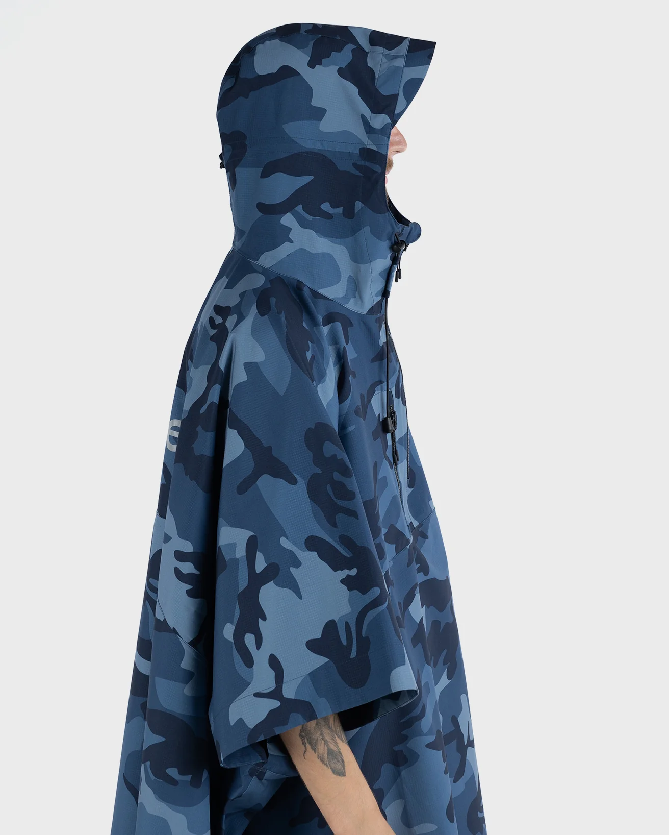 Blue Camo One Size Rainproof Poncho - Image 8