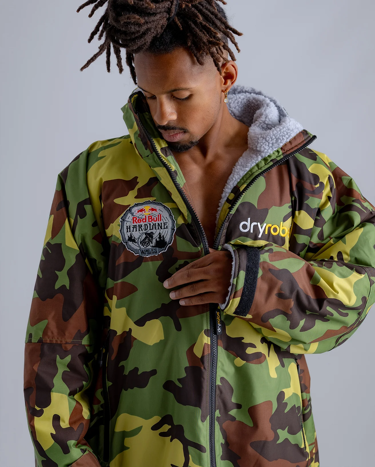 Red Bull Hardline Advance Changing Robe - Image 5