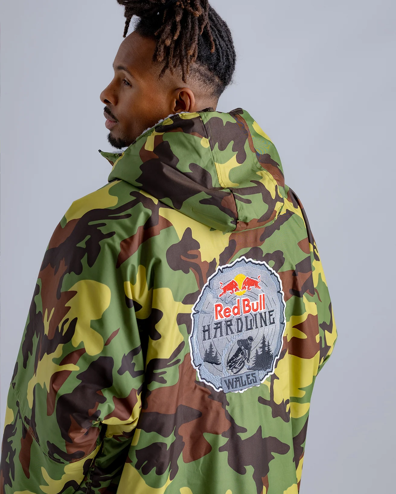 Red Bull Hardline Advance Changing Robe - Image 6