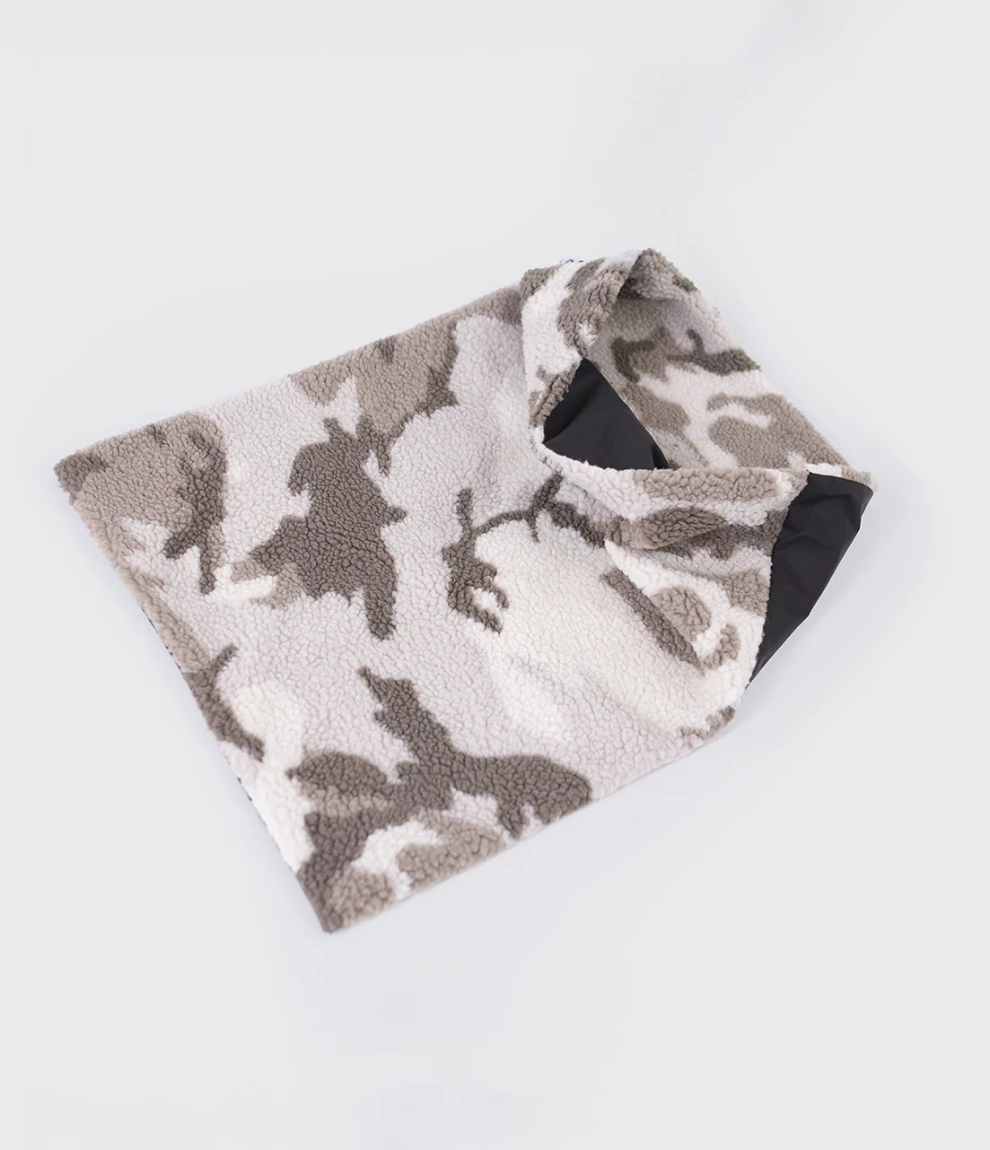 Sand Camo Black Packable Travel Cushion Cover - Image 3