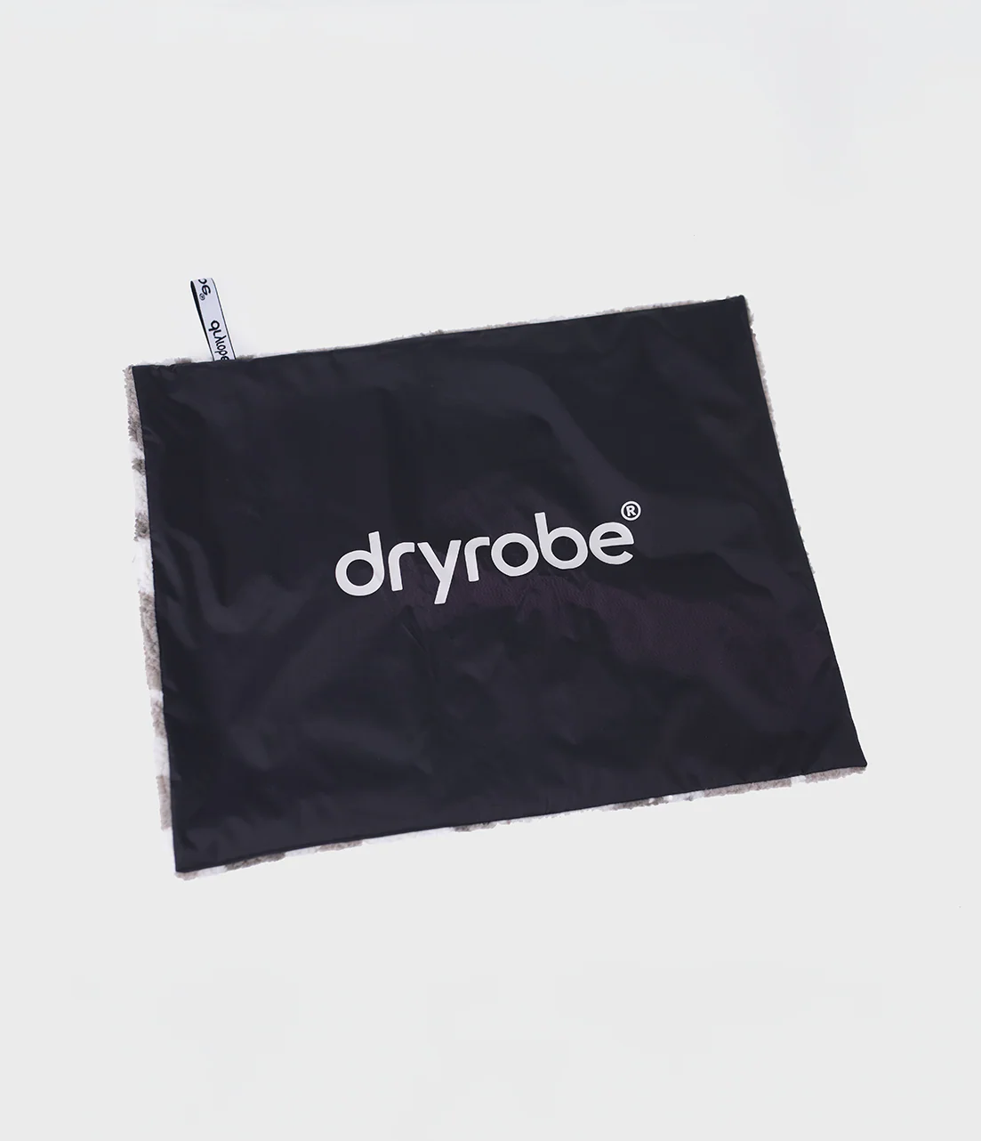 Sand Camo Black Packable Travel Cushion Cover - Image 4
