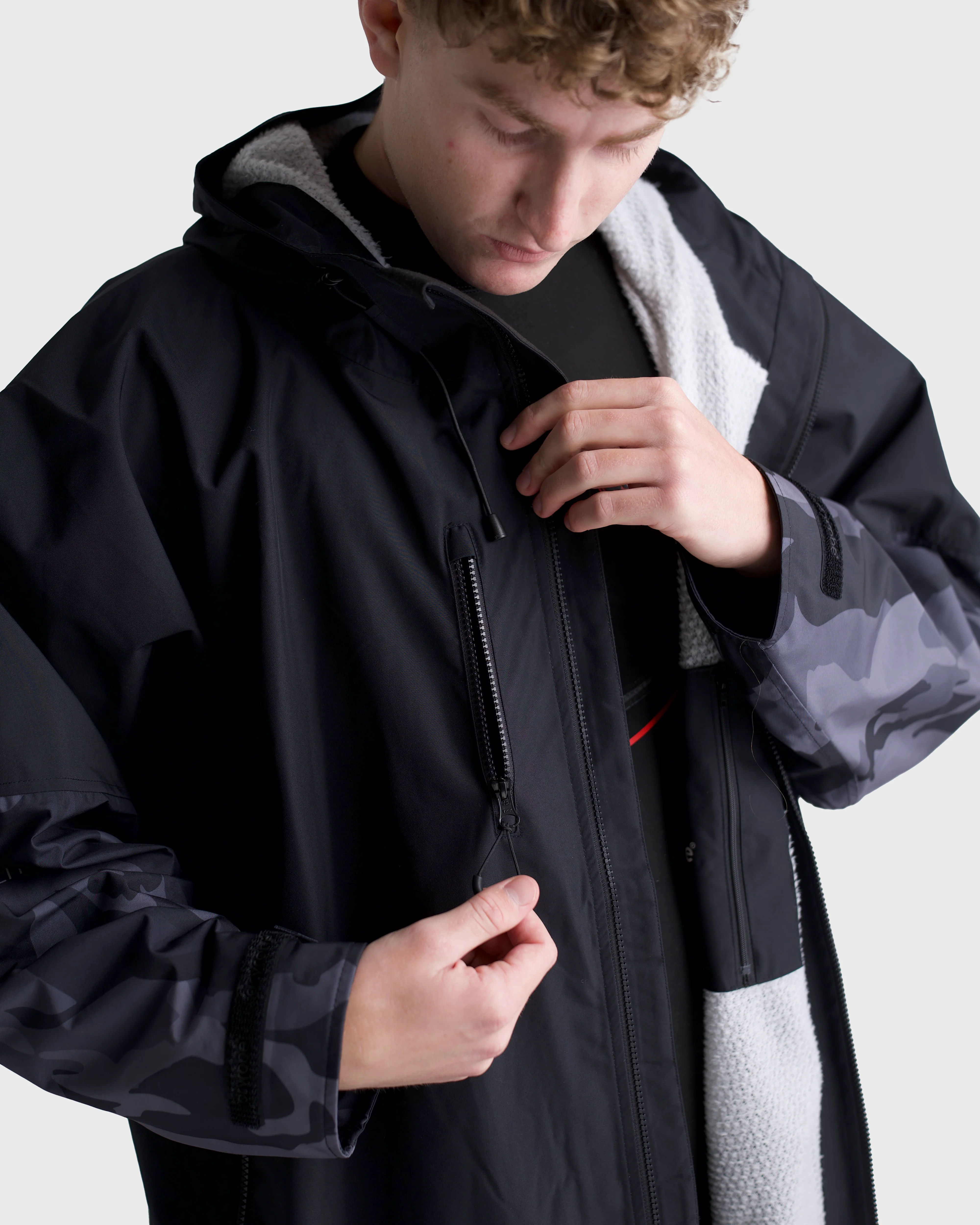 Black Camo Tech-Lite Long Sleeve Changing Robe - Image 18
